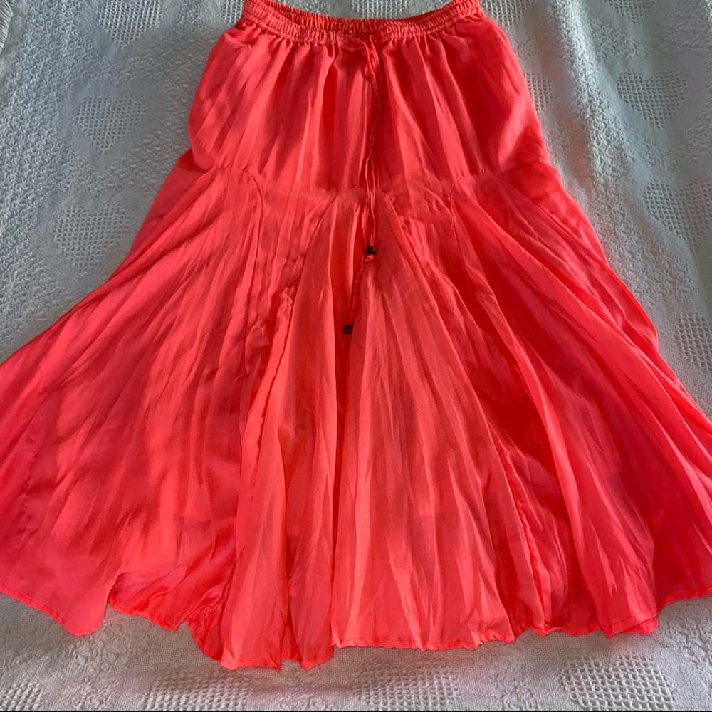 Mix Nouveau New York Skirt (SMALL)